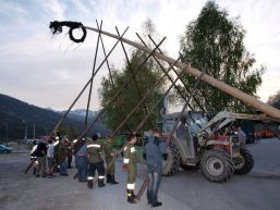 Der Maibaum steht!