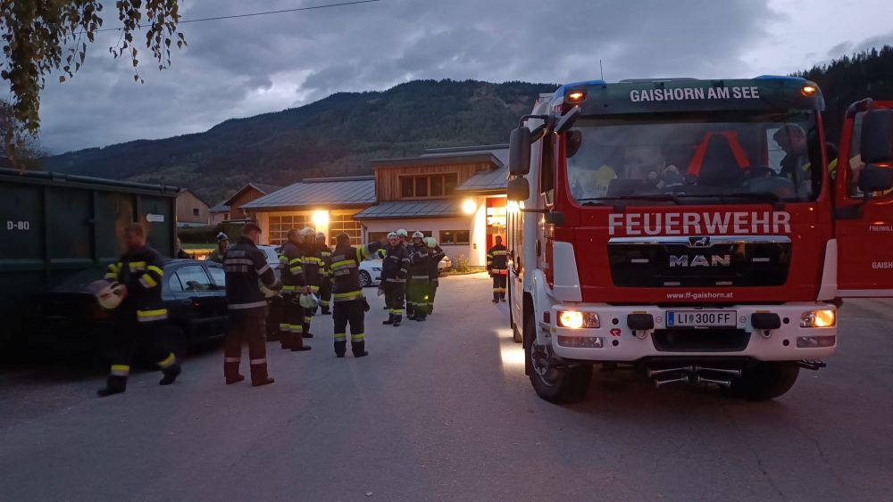 Allgemeine Übung VU Person eingeklemmt hydr Rettungsgerät FF